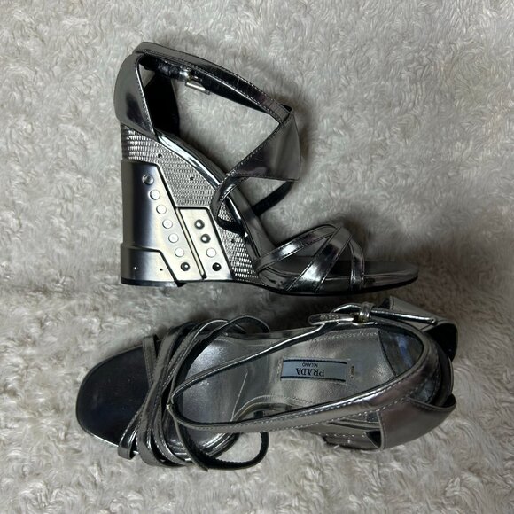 Prada Silver Patent Leather Criss Made in Italy UK Size 39 US Size 8 Women 4.5 I - Picture 2 of 10